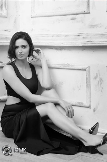Meenakshi-Dixit